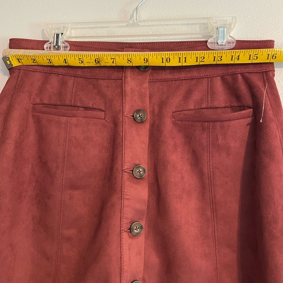 Maurice’s Suede High Waisted Skirt, Size 14 NWOT - Picture 4 of 7